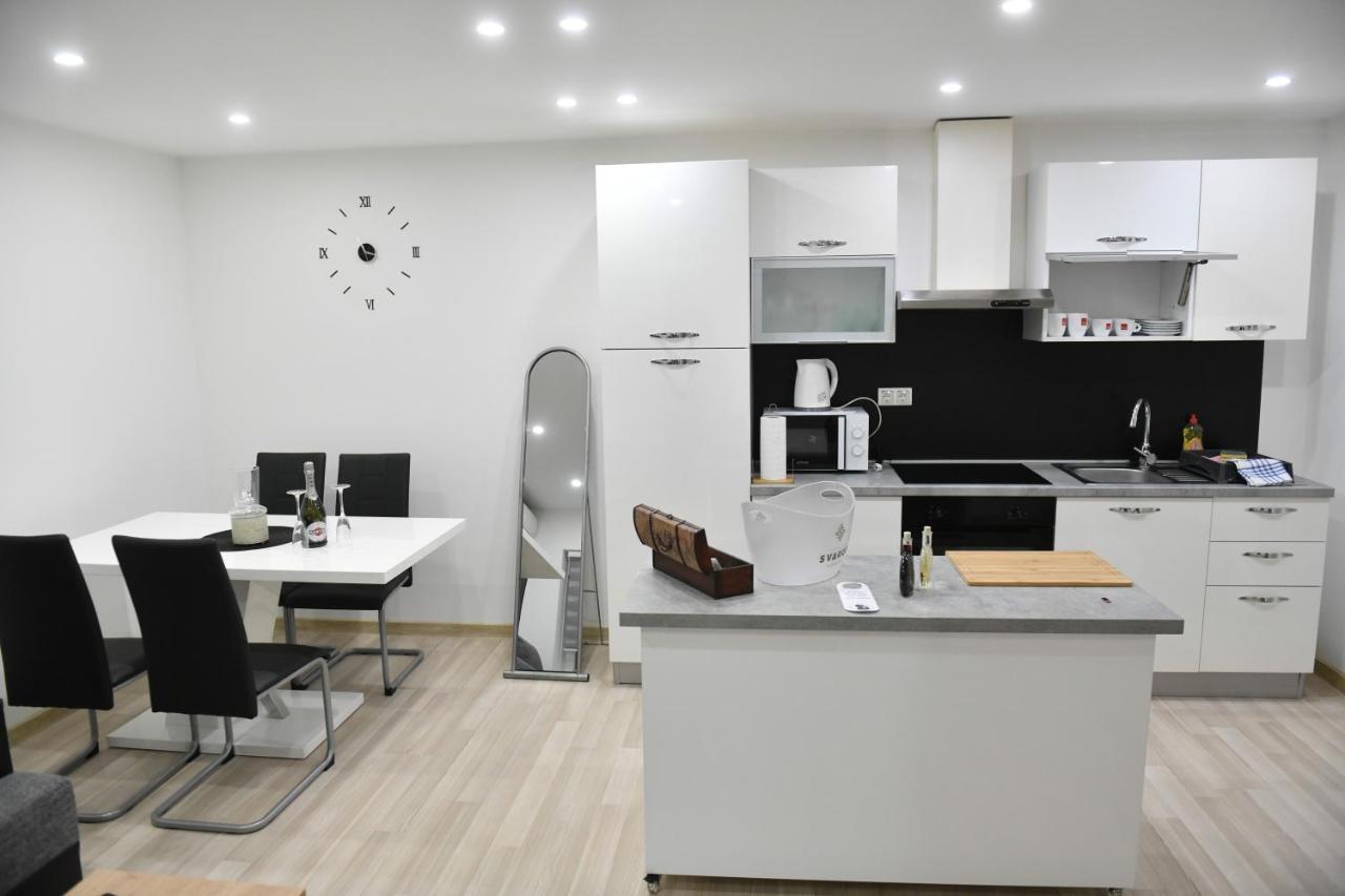 Apartman Lucia Dakovo Exterior photo
