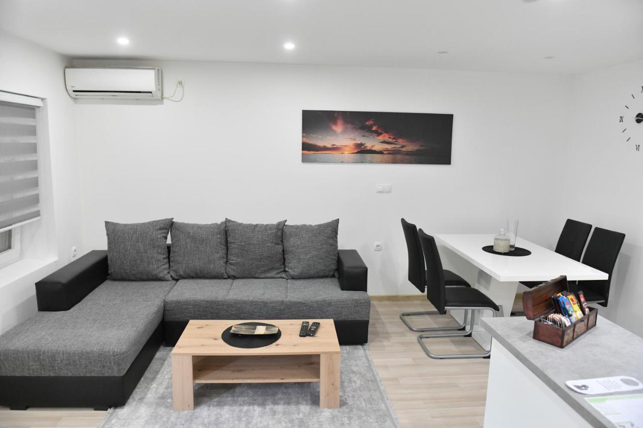 Apartman Lucia Dakovo Exterior photo